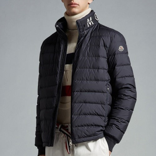 몽클레어 아키오 쇼트 다운 자켓 네이비