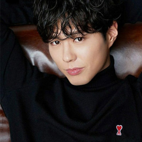 [국내배송/당일출고] 아미 스몰 하트 패치 터틀넥 니트 (박보검 착용) - 재입고 -