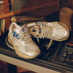 골든구스 대드스타 디스트레스 스니커즈 실버/블루 (조세호 착용)