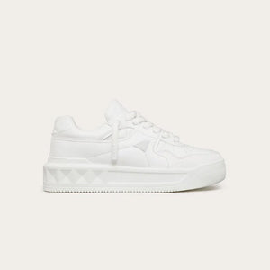 발렌티노 원 스터드 XL 로우탑 스니커즈 화이트 (슈가 착용)