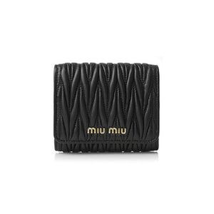 미우미우 마테라쎄 가죽 지갑 블랙