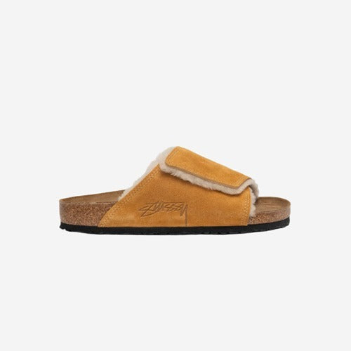 스투시 X 버켄스탁 솔라나 시어링 슬라이드 브라운