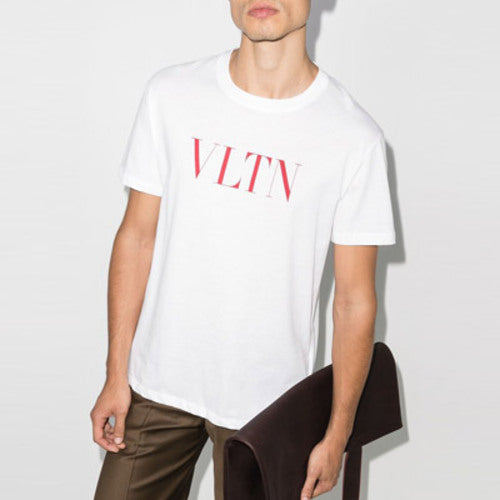 [국내배송/당일출고] 발렌티노 VLTN 로고 반팔티 화이트 (이동욱,박보검,아이린,김원중,손나은 등 착용)