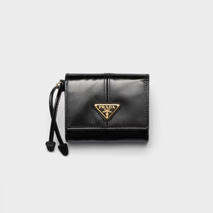 프라다 광택 가죽 스몰 반지갑 블랙 1MH043
