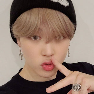 크롬하츠 티니 CH 크로스 이어링 (지민,강다니엘,지드래곤 착용)