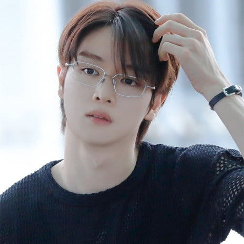 [국내배송] 젠틀몬스터 아토믹 안경 실버 (권은비,태연,앤톤,쇼타로,성찬 착용)