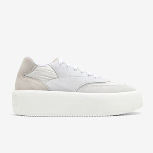 메종마르지엘라 플랫폼 스니커즈 화이트 (로제 착용)