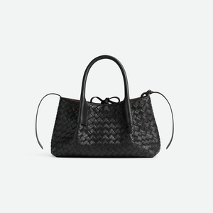 보테가베네타 피나코테카 스몰 블랙 (정채연 착용)