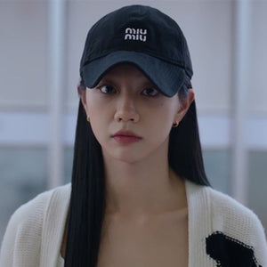 [국내배송] 미우미우 로고 자수 루프 볼캡 4color (김지원,혜리,이시영 착용)