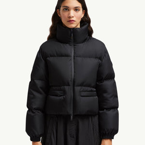 몽클레어 비섹 숏 다운 재킷 블랙 (제니 착용)