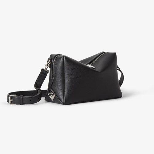 펜디 가죽 루이 백 블랙 M/L (스트레이키즈 방찬 착용)