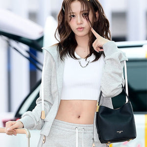 루이비통 로우 키 올 인 BB 블랙 M25543 (안유진 착용)