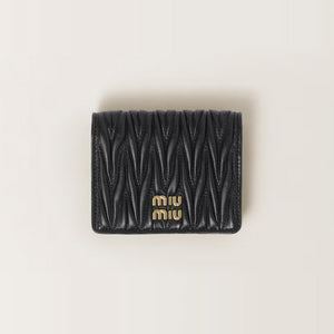 미우미우 마테라쎄 나파 가죽 반지갑 블랙 5MV204