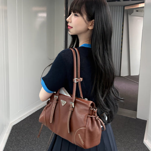 프라다 보니 미디엄 글라쎄 가죽 토트백 브라운 1BG628 (카리나 착용)