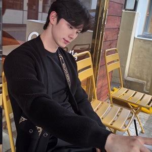 루이비통 엠브로이더드 시그니처 가디건 1AHVMZ (이채민 착용)