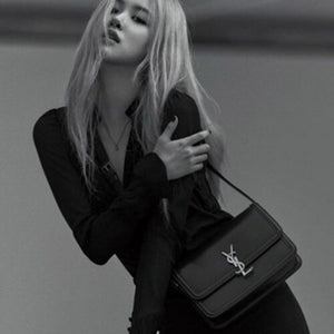 세인트로랑 솔페리노 사첼백 S/M 블랙 (로제 착용)