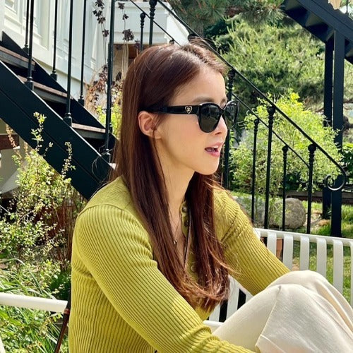 [국내배송] 샤넬 하트 로고 스퀘어 선글라스 A71468 (이시영,차정원 착용) - 재입고 -