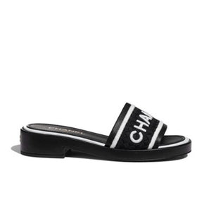 [SALE] 샤넬 자수 로고 램스킨 뮬 G36557 화이트 40사이즈