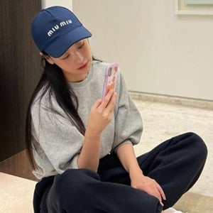 [국내배송] 미우미우 로고 자수 볼캡 4color (오연서,장원영,이유미,김나영 착용)