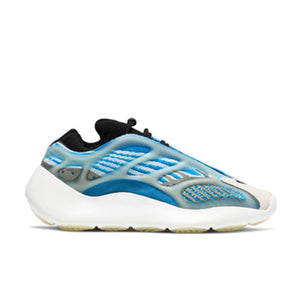 아디다스 X 카니예웨스트 이지부스트 700 V3 아자레스