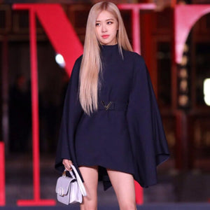 발렌티노 브이슬링 숄더백 S/M 화이트 (로제 착용)