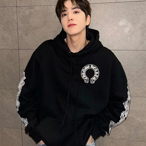 [국내배송/당일출고] 크롬하츠 홀스슈 플로랄 후드티 블랙 (변우석,백현,김선호,전소연,리즈,사쿠라,영훈 착용)